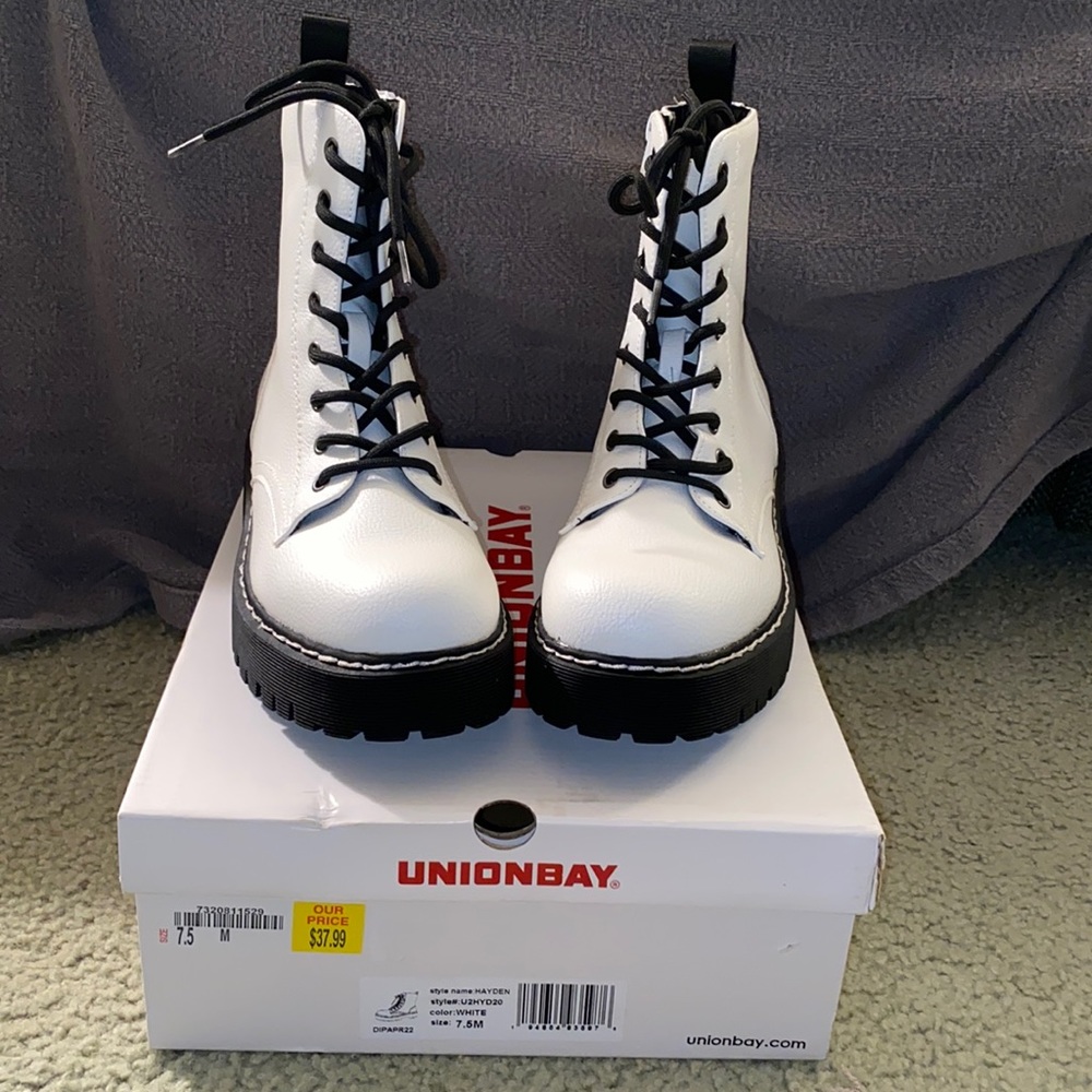 NWT Unionbay Boots